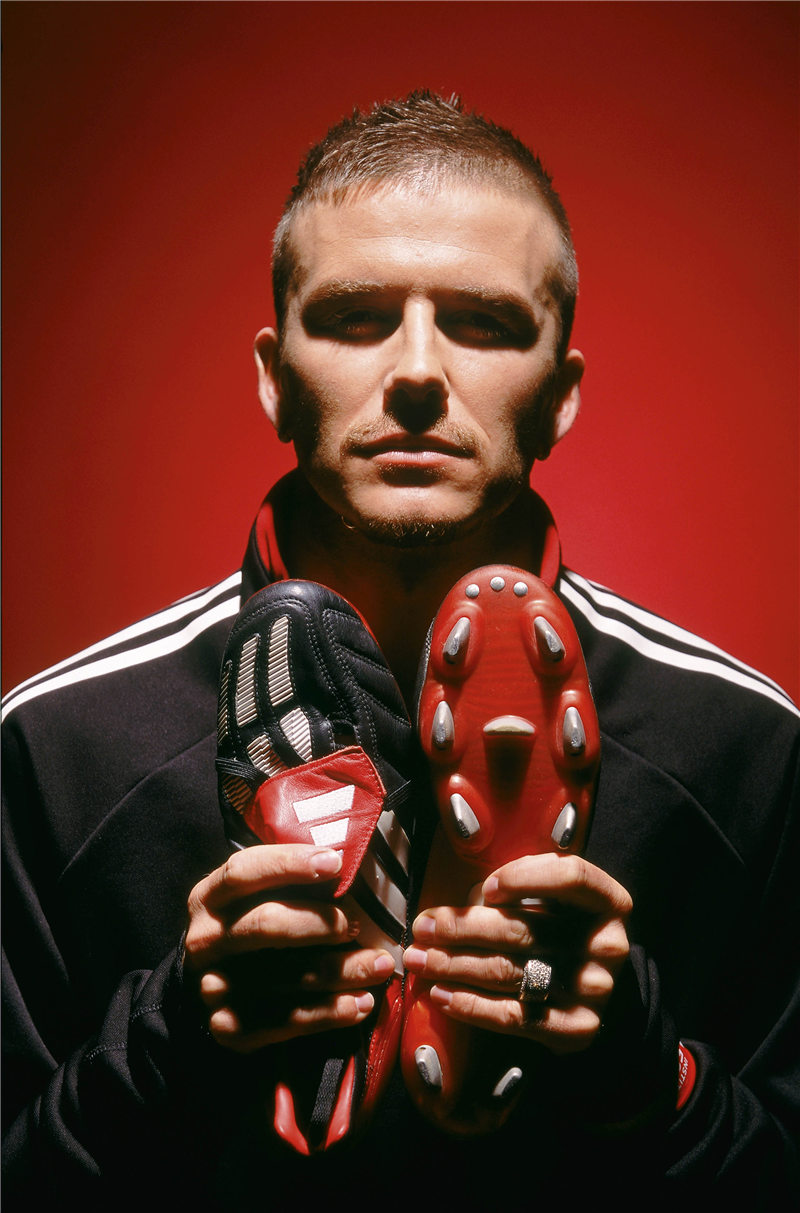 这个足球鞋系列几乎类似于篮球鞋中的“乔丹鞋”。是谁让它达到了这个高度？